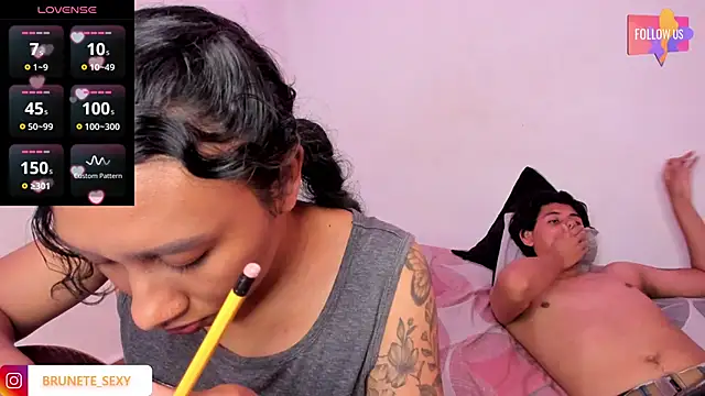 sexy_brunette_12 webcam