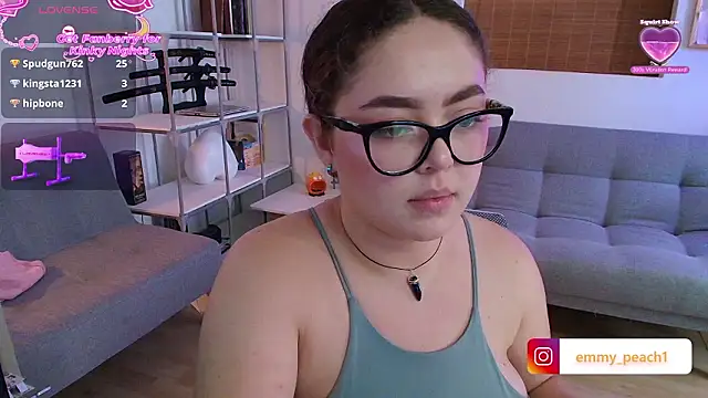 Emmy_peach1 webcam