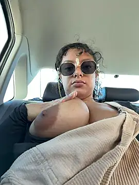 allybluee777 (F young) - Go to the BR and play w|pussy