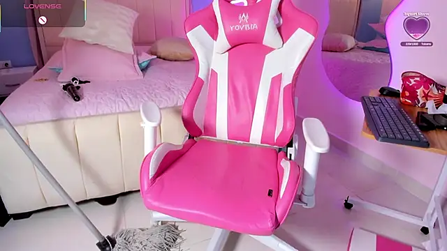 lou_22_ - LOU_22_'s free webcam - UK Sex Cams