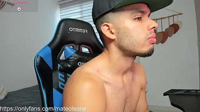 mateoleonee webcam