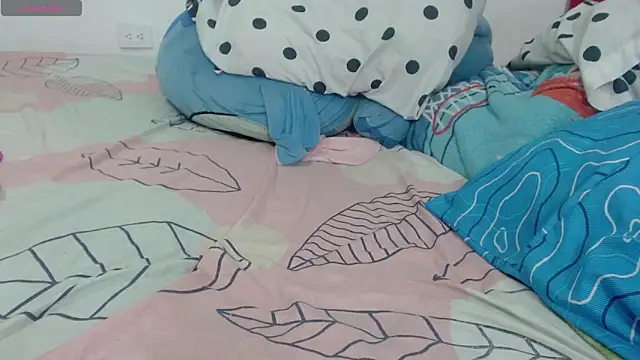 INDIAN_HORNY1 webcam