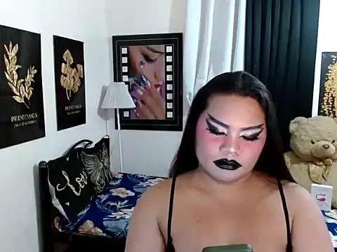 TSbrianaHugeCock webcam
