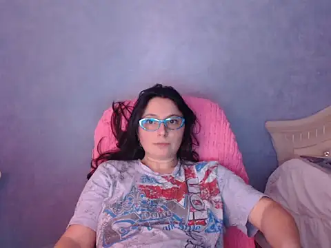 LuckyLisa23 webcam