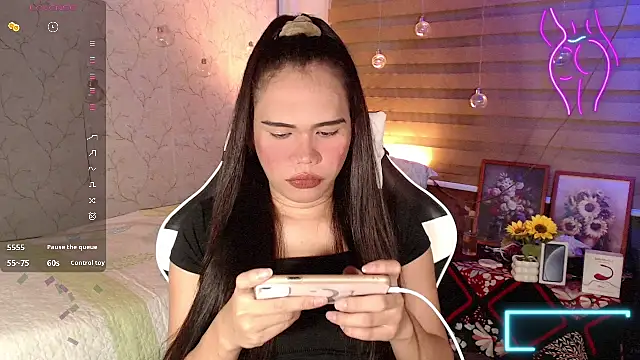 SweetSurrender_ webcam