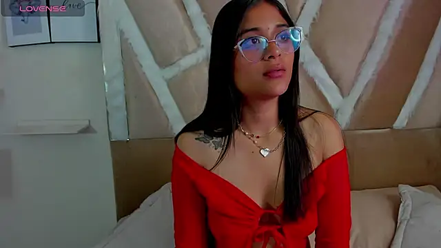 Chhloe69 webcam