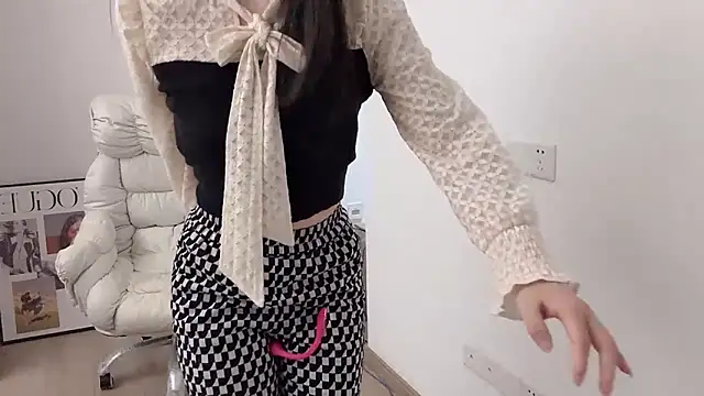 suki-1 - Suki-1's free webcam - UK Sex Cams