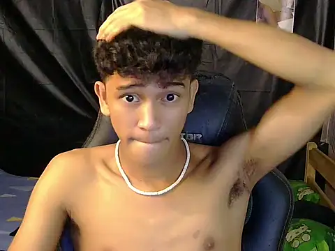 hugekenbigcock webcam