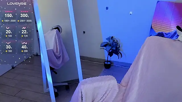 fire_bestie - Fire_Bestie's free webcam - UK Sex Cams