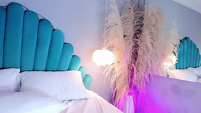 AlassiaHocthner webcam