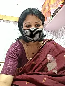 Priyaji7575 webcam