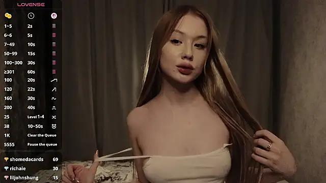 DevilWearsPradaa webcam