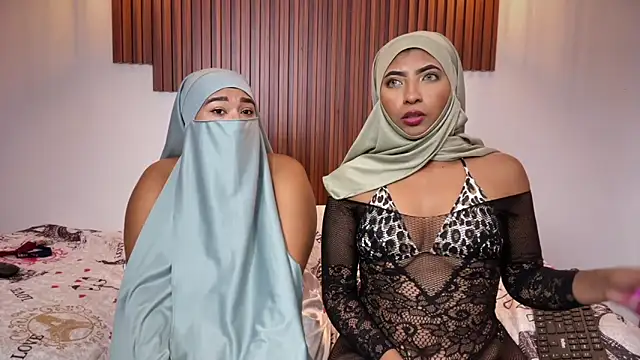 desert_queens - Desert_queens's free webcam