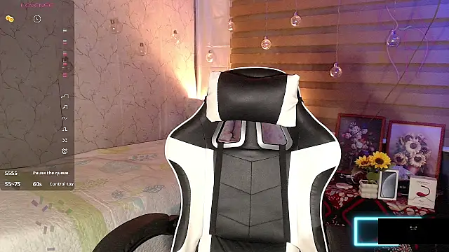 SweetSurrender_ webcam