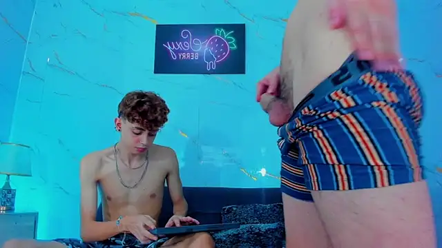 spicy_guys - Spicy_guys's free webcam - UK Sex Cams