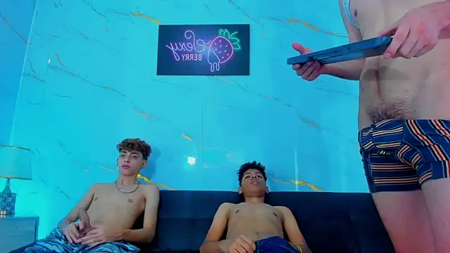 Spicy_guys webcam