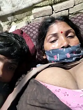 Indiandesicouple155 webcam