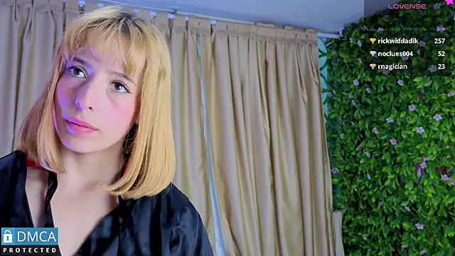 nena_cupcake_ webcam