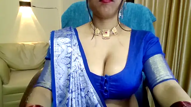 Queenhimanshi webcam