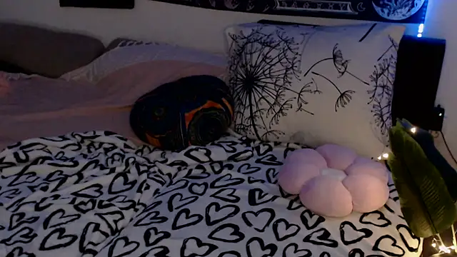 AlienforTwenty webcam