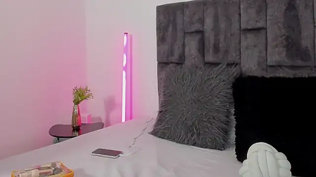 Malory_Saenzz webcam