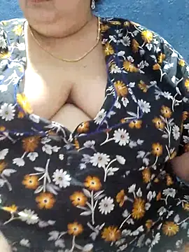 tamilthanushri webcam