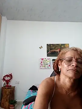 BustyMilf_ webcam
