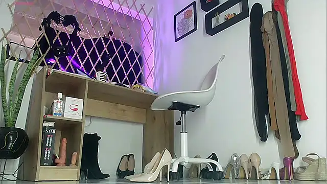 myla_sarah - Myla_sarah's free webcam - UK Sex Cams