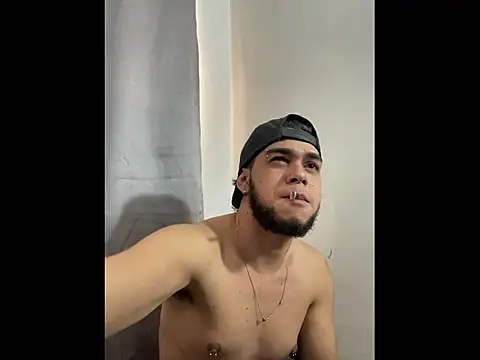 enzo_vittale03_ - Enzo_vittale03_'s free webcam - UK Sex Cams