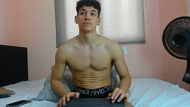 Muscle__Myke webcam