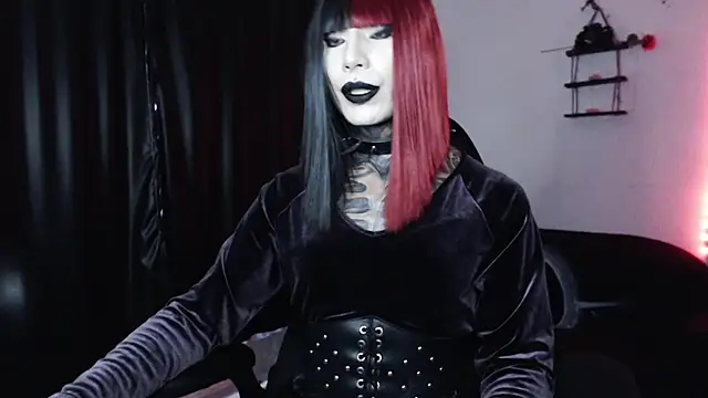 april_simons2 webcam