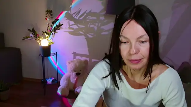 LittleNicolee webcam