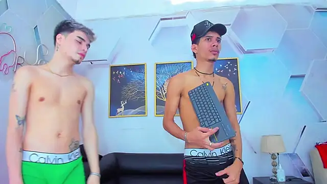 Alex_jeins_at webcam