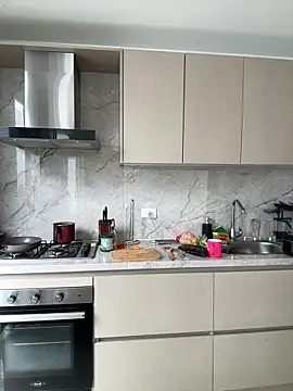 Webcam Model (Nikii__)  is live.Free join now!