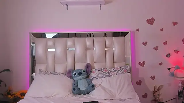 Darlyn_tenderhot__ webcam