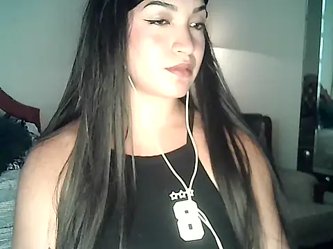 FallsForHerSmile webcam