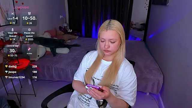 Millie_Vanillies webcam