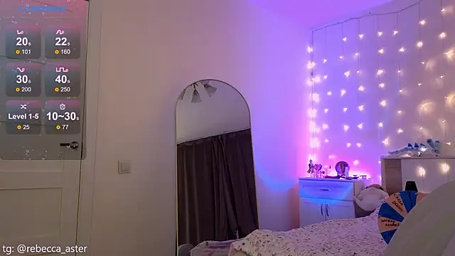 RebeccaAster webcam
