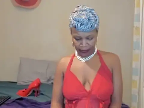 AfricanSquirtingQueen webcam