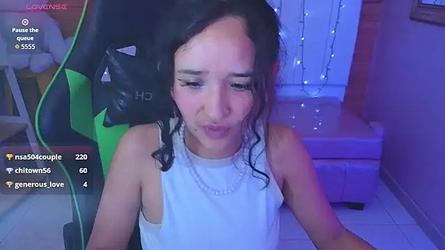 bella_vibess_s webcam