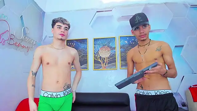 Alex_jeins_at webcam