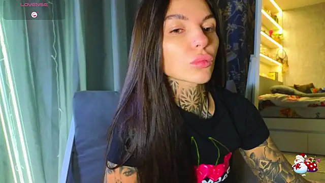tattooedBabyy webcam