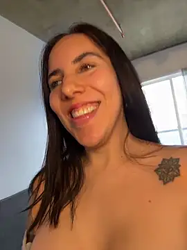 Lolathebaddie webcam