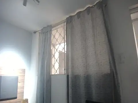 miss_charlott_18 webcam