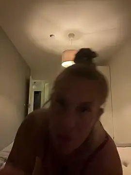 nastyblondemilf webcam