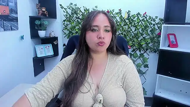 lucyowen_18 - LucyOwen_18's free webcam - UK Sex Cams