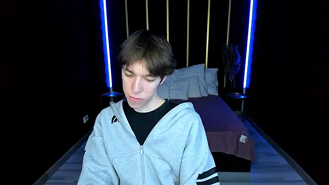 markbranston (M twink) - I am in boxers