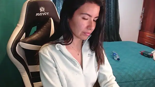 alice_middlee webcam