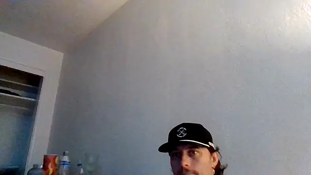 Tallhungandcloudy webcam