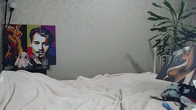 shyevaa - ShyEvaa's free webcam - UK Sex Cams